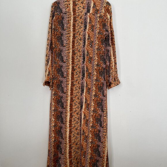 Vintage Feather Pattern Pearl Button Maxi - Picture 5 of 8